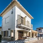 Hibiscus Villa *